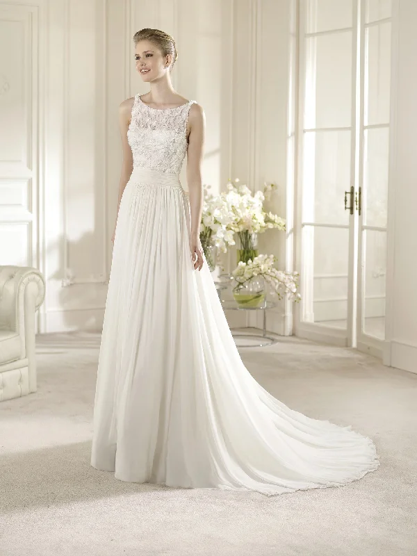 San Patrick - Australia Sample Gown